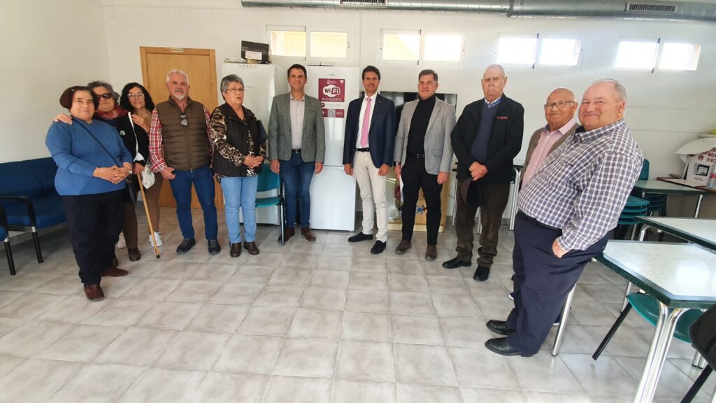 TIC Molina Fibra óptica en Escuelas Viejas de El Fenazar Foto1